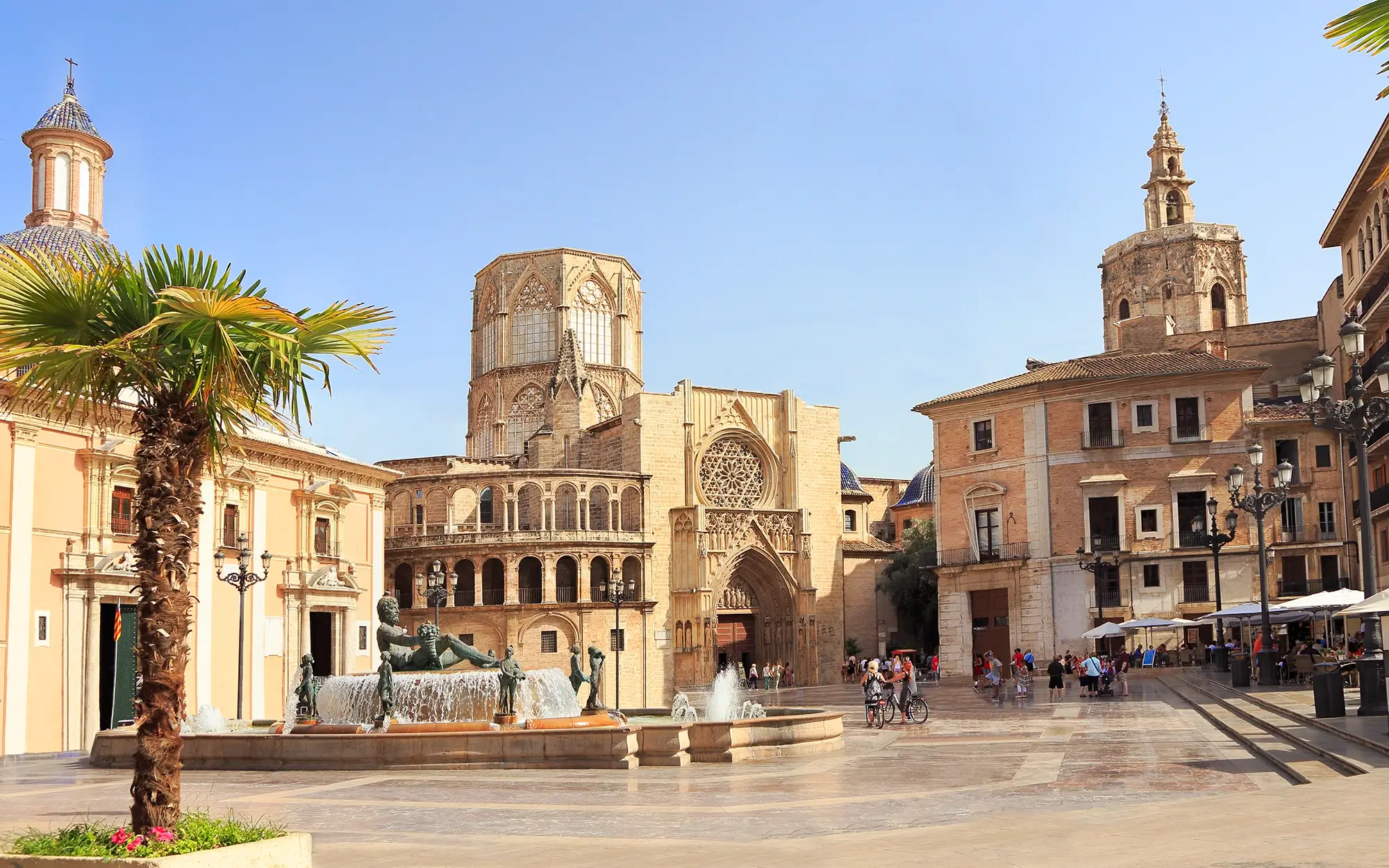 Torre del Miguelete junto a la Catedral de Valencia