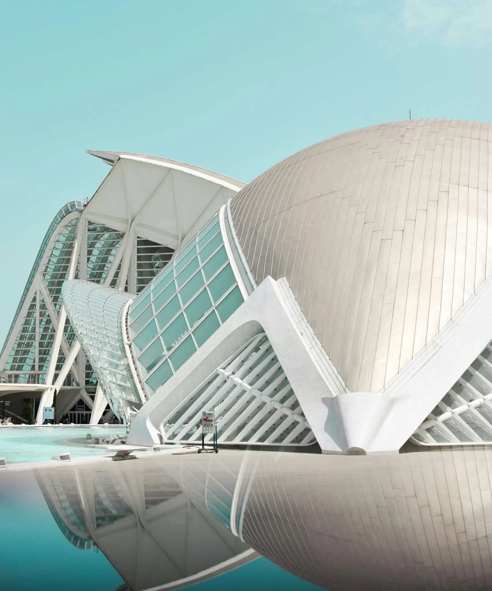 Arquitectura blanca de la Ciudad de las Artes y las Ciencias de Valencia