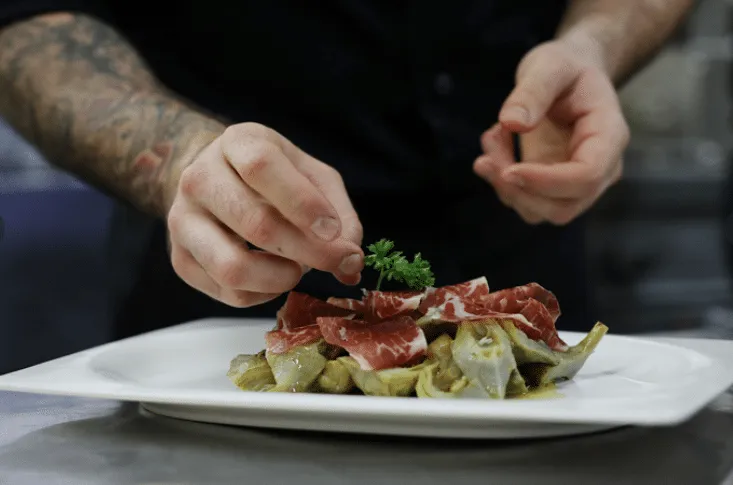 Barra de pintxos del restaurante Orio, gastronomía vasca en Valencia
