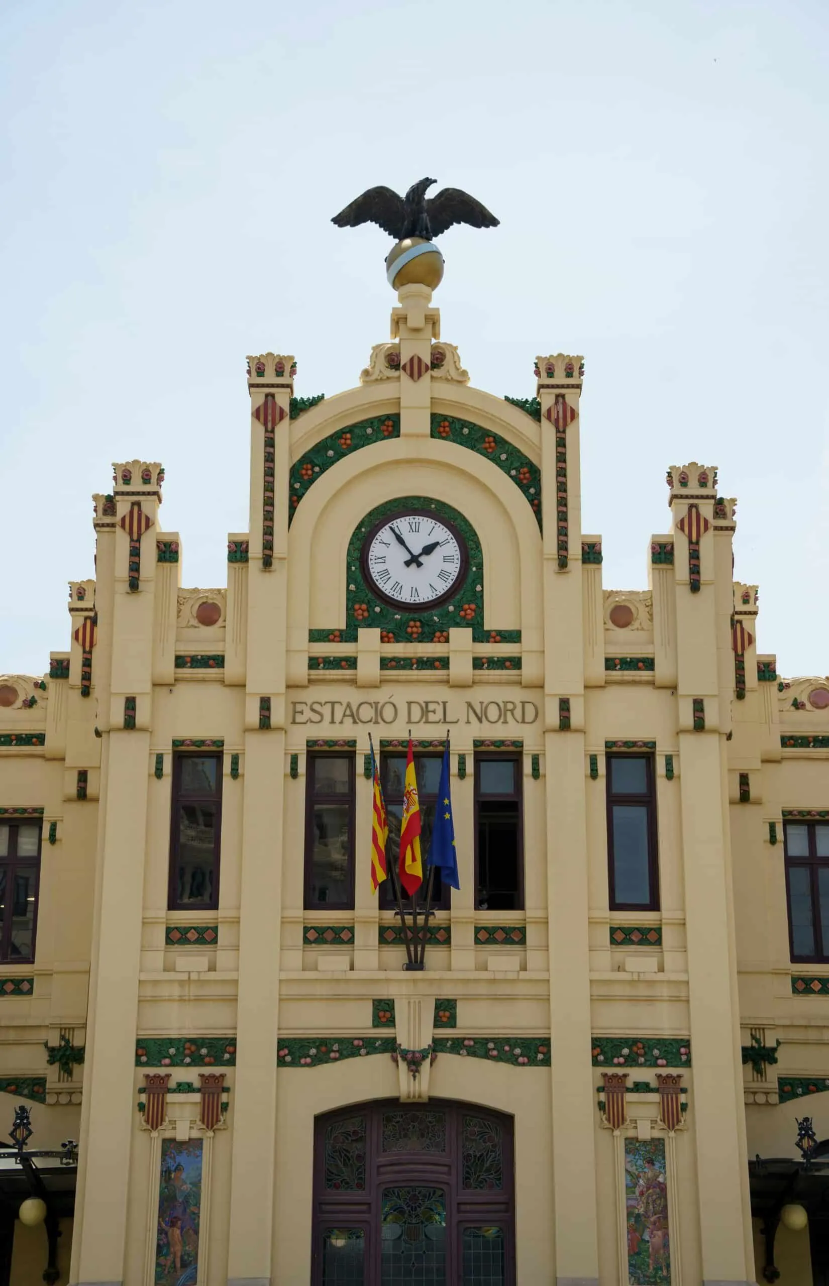 Fachada modernista de la Estación del Norte de Valencia