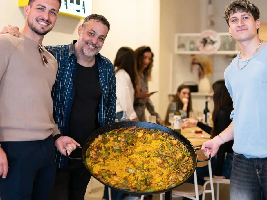 Disfruta de una deliciosa paella valenciada preparada por ti mismo