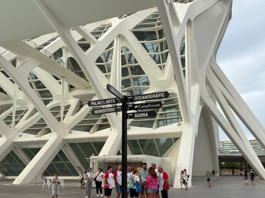 Guía oficial explicando la arquitectura de la Ciudad de las Artes y las Ciencias